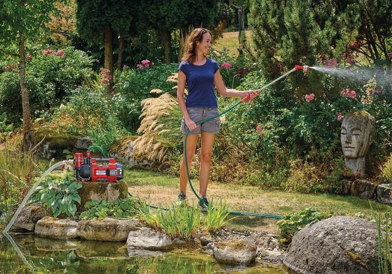 Bomba de agua inalámbrica portátil para jardín AQUINNA 18/30 F LED Power X-Change con indicador LED y modos ECO/BOOST [4180430] – imagen 2