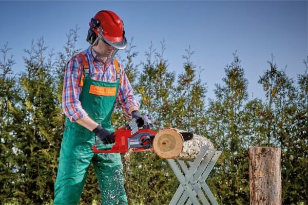 Motosierra inalámbrica FORTEXXA 18V 30cm - Potente y portátil [4600010] – imagen 2